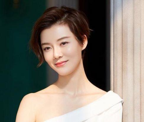 娱乐圈的女明星吃瓜,幕后故事与真实面目曝光 第2张 娱乐圈的女明星吃瓜,幕后故事与真实面目曝光 第2张